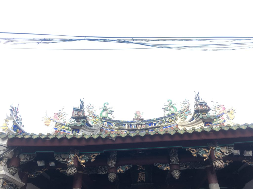 Dragons on the roof protecting the temple