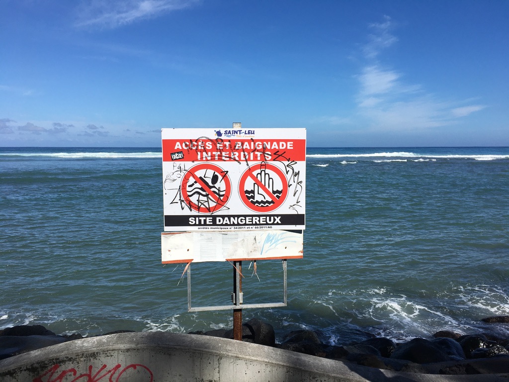 No surfing just right here, St Leu, Réunion